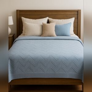 Hudson’s Bay 100% Cotton Woven Coverlet / Bedspread – Pale Denim Blue